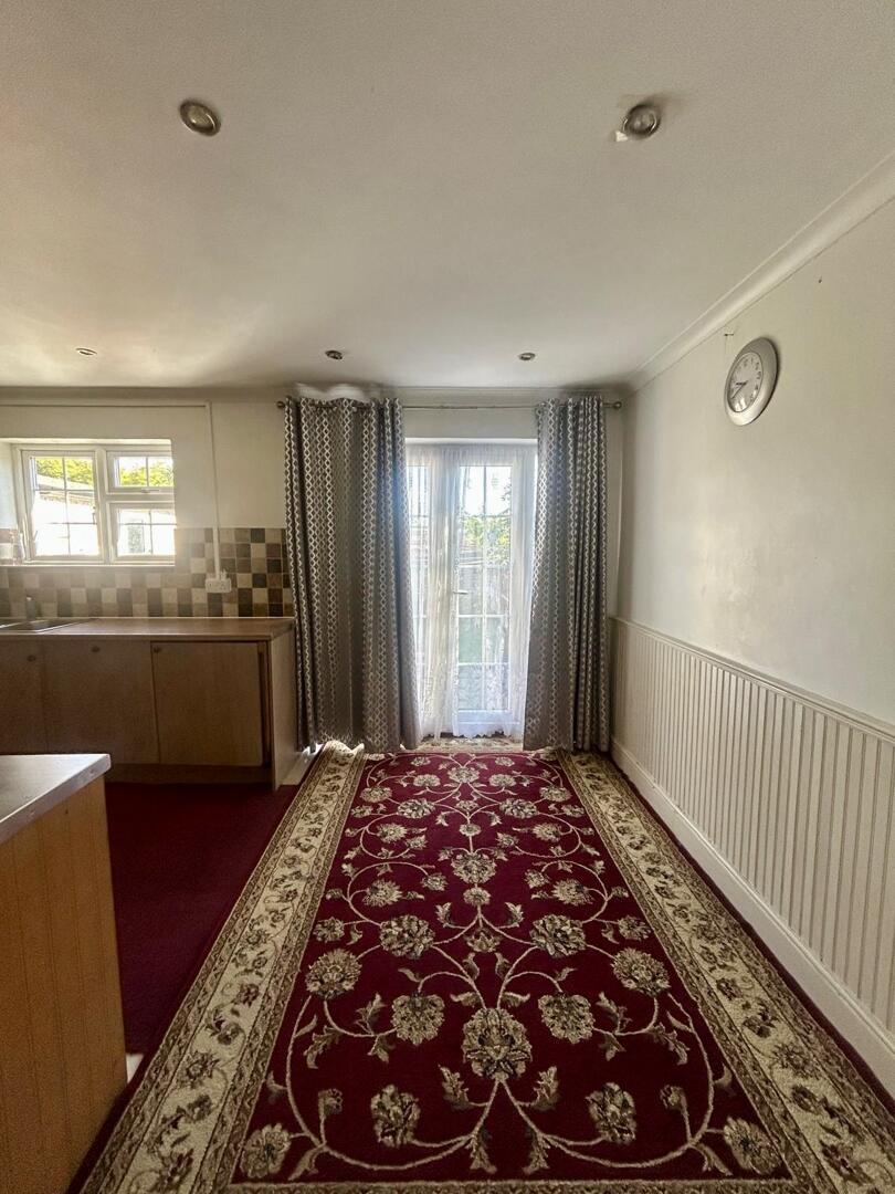 3 bed property in Adelphi Crescent, Hayes